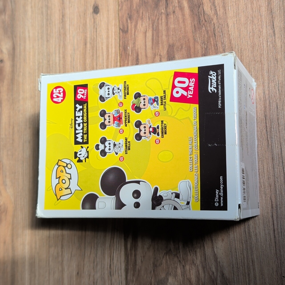 Funko Pop Mickey 90 Years Steamboat Willie 425 - Picture 3 of 6
